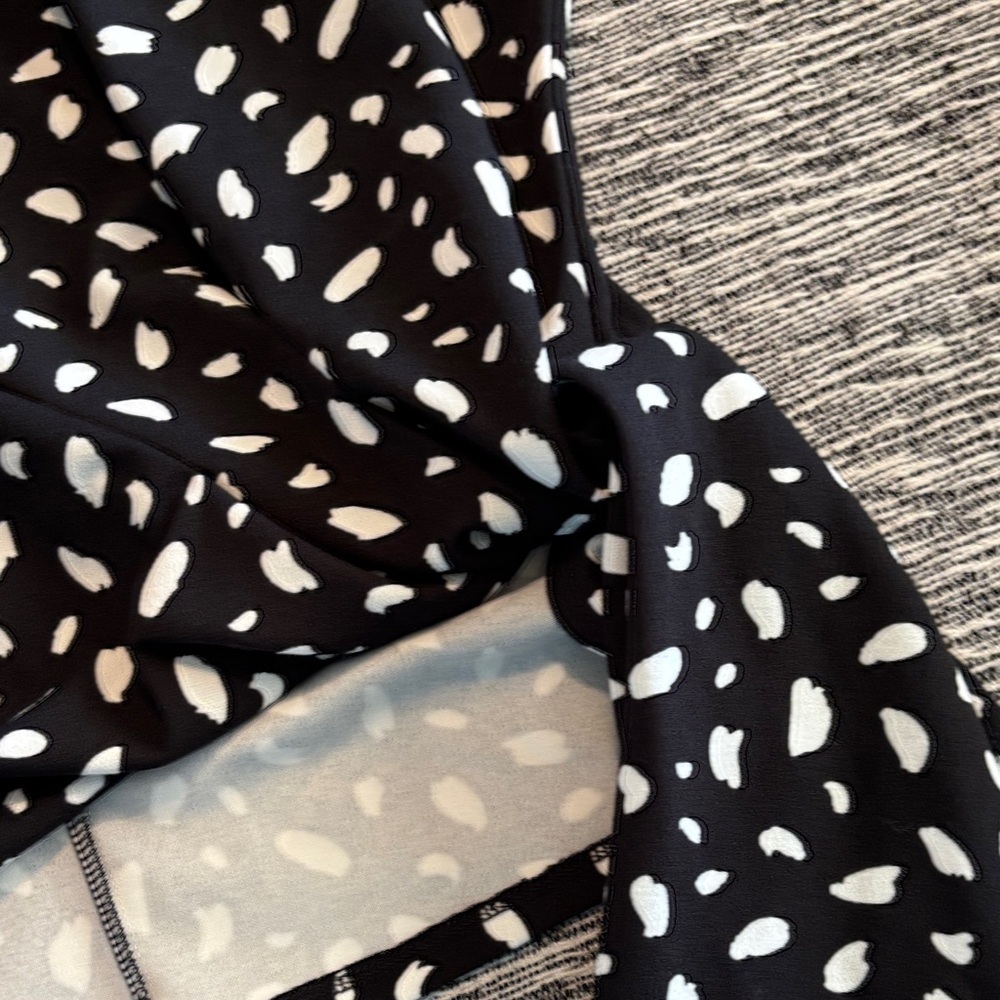 Melloday Stylish Black and White Women's Top - Picture 4 of 6